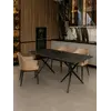 Perspektywiczne ujęcie krzesła MODERN z bliskiego ujęcia detali. Ekspozycja od Primavera Home.