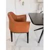 Krzesło MODERN w ekscytującej ekspozycji showroomowej. Meble na zamówienie od Primavera Home.