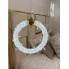 Lampa Wisząca Kryształowa Złota ICE XS w jasnym wnętrzu, tworzącym przyjemną atmosferę z Primavera Home.