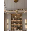 Lampa glamour led okrągła z połyskiem ring regulowana w przytulnej aranżacji, świetna do każdego salonu od Primavera Home.