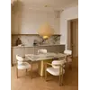 Stół w Stylu Włoskim BELISSIMA przedstawia detal obszaru. Aranżacja nowoczesnego wnętrza z Primavera Home.
