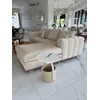 Stolik kawowy w stylowym wnętrzu, idealnie łączący funkcjonalność z estetyką od Primavera Home.