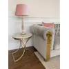 Stolik pomocniczy boczny w stylu glamour widoczny z boku. Szczegółowy detal wykończenia od Primavera Home.