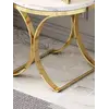 Ekspozycja stolika pomocniczego bocznego w stylu glamour w showroomie. Detail wykończenia od Primavera Home.