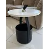 Detal blatu stolika kawowego nowoczesnego okrągłego z ekosóry Tavolino ukazujący jego elegancję. Meble na zamówienie od Primavera Home.