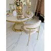 Designerskie Krzesło Julia – Złoto i Beż w całym zestawie mebli. Ekspozycja w salonie od Primavera Home.