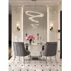 Krzesło DIANA Glamour z profilu, akcentujące jego nowoczesny design. Meble na zamówienie od Primavera Home.