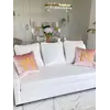 Widok od tyłu sofy 3-osobowej z Funkcją Spania MANHATTAN. Ekspozycja w salonie od Primavera Home.