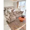Sofa designerska Lilia z bliska, ukazująca detale siedziska oraz jego jakość, będąca częścią oferty Primavera Home.