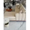 Stolik kawowy jako wartość dodana do wnętrza, w nowoczesnej aranżacji od Primavera Home.