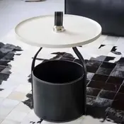 Ekspozycja nowoczesnego stolika kawowego Tavolino w eleganckim wnętrzu. Meble od Primavera Home.