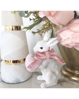 Biały królik wielkanocny ceramiczny, z różowym jajkiem, z welurową kokardką, różową