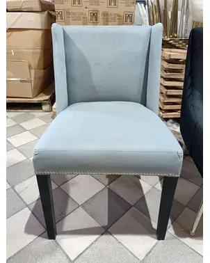 Upholstered chair JAMES POEKSPOZYCYJNY glamour, quilted, modern with a knocker