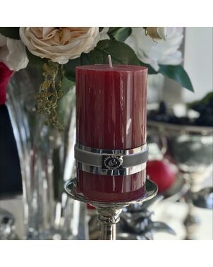 Red candle with a gray band Lene Bjerre