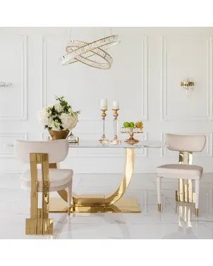 Krzesło beżowe nowoczesne designerskie na złotych nogach w aksamitnej tkaninie welurowej EMPIRE