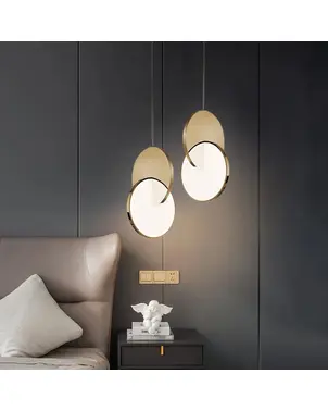 Lampa wisząca złota okrągła, designerska, pojedynczy zwis do sypialni, łazienki PLANET OUTLET