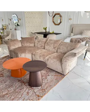 Aranżacja nowoczesnej sofy modułowej Lilia w salonie. Projekt od Primavera Home w Warszawie.
