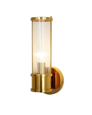 Detal wykończenia kinkietu kryształowego ROLAND. Lampa od Primavera Home w eleganckim wnętrzu.