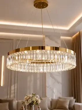 Żyrandol Kryształowy Ring Złoty 80 cm Diamond w ujęciu z przodu. Oświetlenie na zamówienie od Primavera Home.