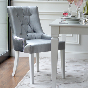 The chic glamour chair TIFFANY is the quintessence of the sophisticated glamour style