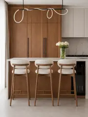 Hoker designerski drewniany nowoczesny tapicerowany do wyspy minimalistyczne krzesło barowe OLIVIA