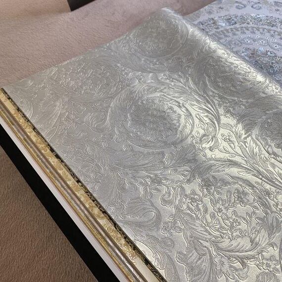 Tapeta geometryczna Versace IV Barocco Metallics ornamentna, jasny niebieski