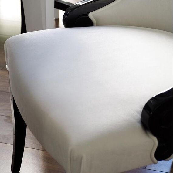 Krzesło glamour ekskluzywne, tapicerowane, do jadalni, klasyczne, wygodne, białe, czarne, bukowe, włoski design CARLOTTA