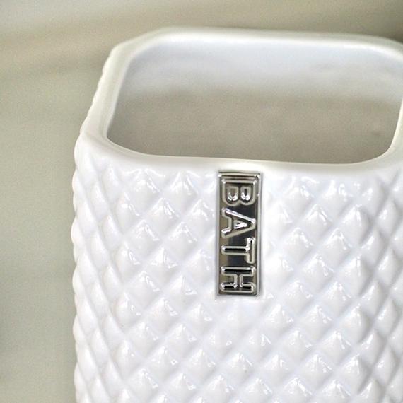 Ceramic bathroom container for white and silver swabs Lene Bjerre