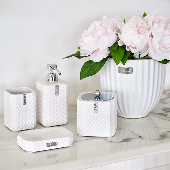 Ceramic bathroom container for white and silver swabs Lene Bjerre