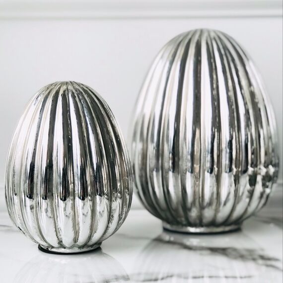 Dekoracja świąteczna, na stół, na komodę, wielkanocne srebrne plisowane JAJKO M