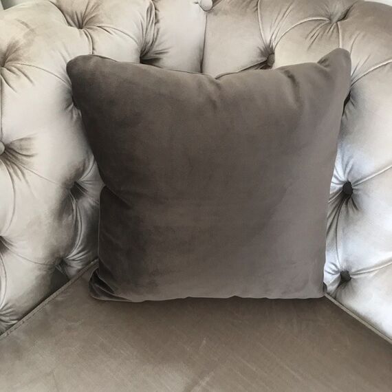 Poduszka 40x40, brązowa, gładka, w welurowej tkaninie, do sypialni, salonu