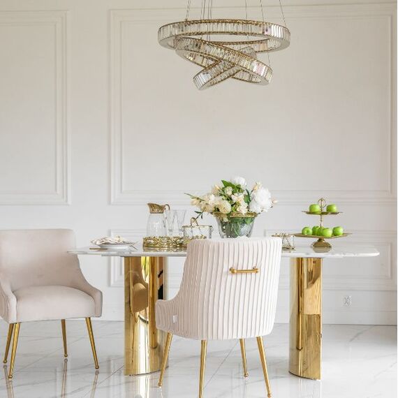 Krzesło beżowe glamour na złotych nogach z kołatką do jadalni, toaletki, nowoczesne, tapicerowane, designerskie PALOMA