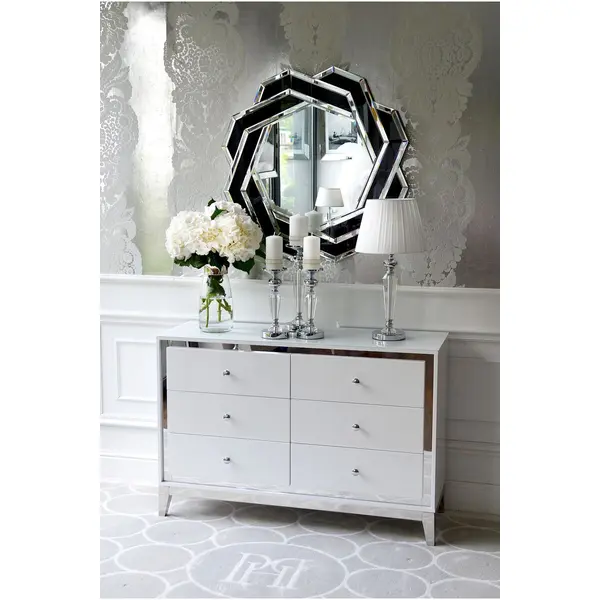 Glamour lacquered wooden chest of drawers on Lorenzo M Silver steel legs