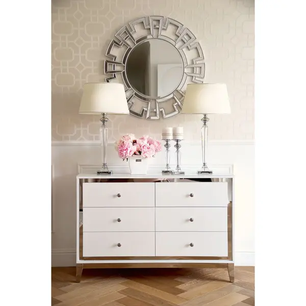 Glamour lacquered wooden chest of drawers on Lorenzo M Silver steel legs