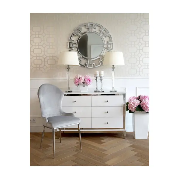 Glamour lacquered wooden chest of drawers on Lorenzo M Silver steel legs