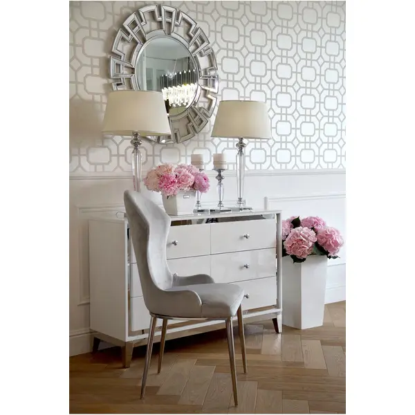 Glamour lacquered wooden chest of drawers on Lorenzo M Silver steel legs