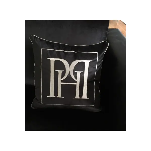 Poduszka 50x50 z logo w tkaninie Emerald czarna