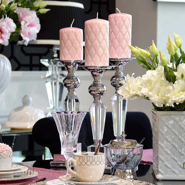 Świecznik kryształowy na postumencie w stylu glamour L FLAVIO