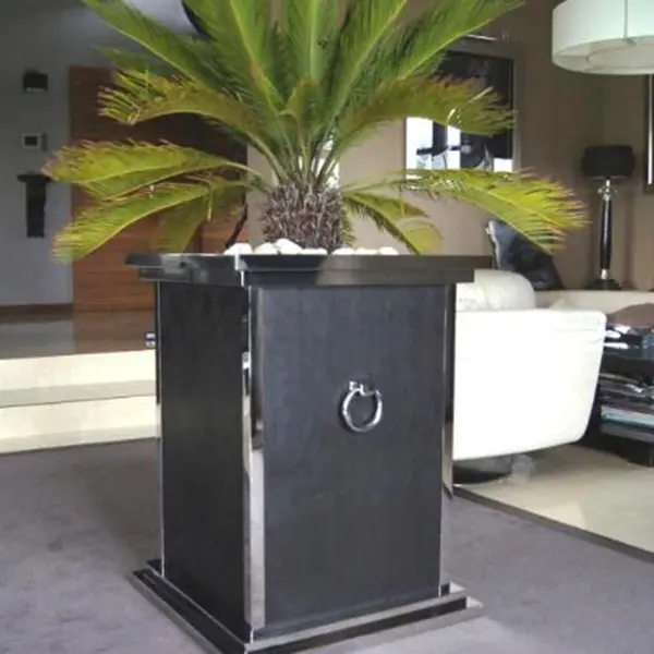 DAISY flowerpot made of stainless steel