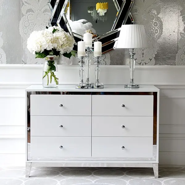 Glamour lacquered wooden chest of drawers on Lorenzo M Silver steel legs