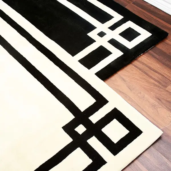 CLASSIC BLACK New York carpet in the glamor style of black and white