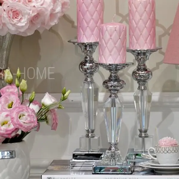 Świecznik kryształowy na postumencie w stylu glamour L FLAVIO