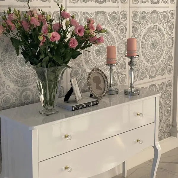 Komoda glamour łazienkowa wysoki połysk ELENA biała, gięte nogi, luksusowa, stylowa, nowoczesna , nowojorska