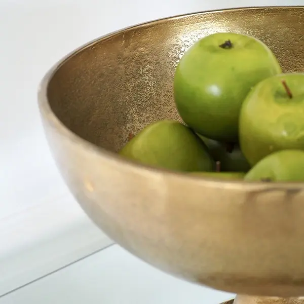 A bowl on the leg, golden square, 30 cm kuler base
