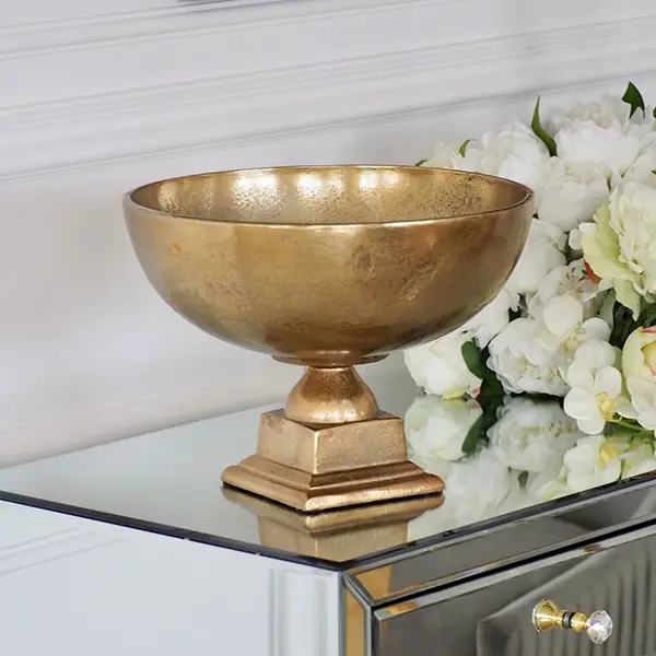 A bowl on the leg, golden square, 30 cm kuler base