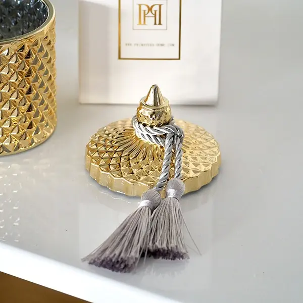 Pojemnik dekoracyjny szklany kryształowy złoty