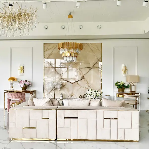 Round gold chandelier with EMPIRE XL crystals