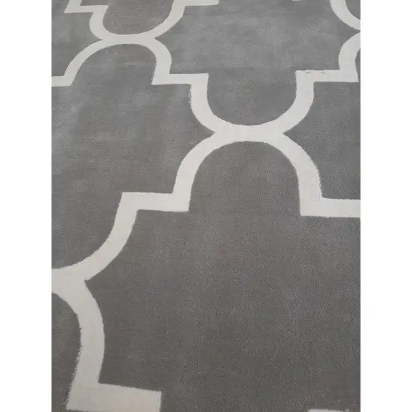 Modern Moroccan clover rug, gray MAROC