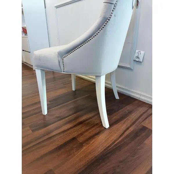 Krzesło szare glamour z pikowanym oparciem, klasyczne, do jadalni, z kołatką, nowojorskie, nowoczesne, srebrne PRINCE II