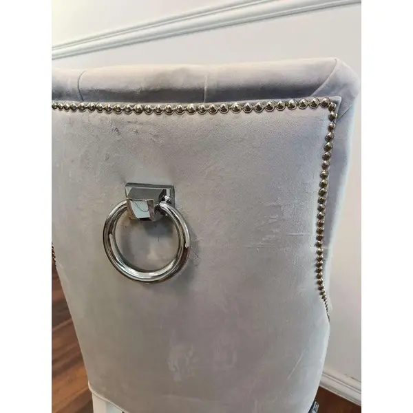 Krzesło szare glamour z pikowanym oparciem, klasyczne, do jadalni, z kołatką, nowojorskie, nowoczesne, srebrne PRINCE II